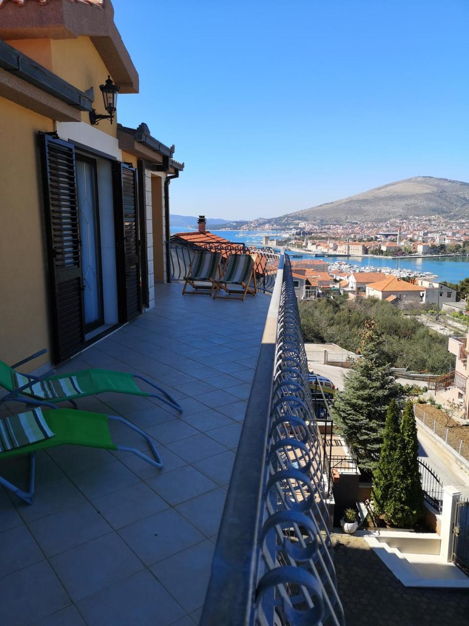 Apartments Ivona 2 Трогир Экстерьер фото